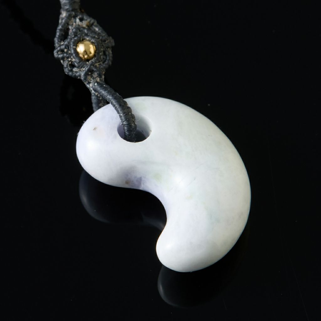 翡翠ペンダント