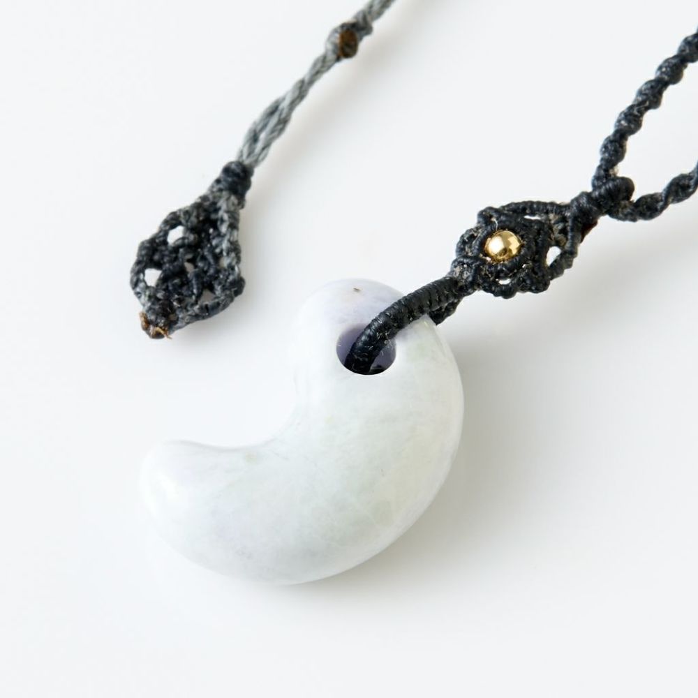 翡翠ペンダント