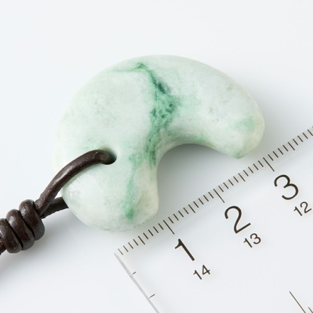 翡翠ペンダント