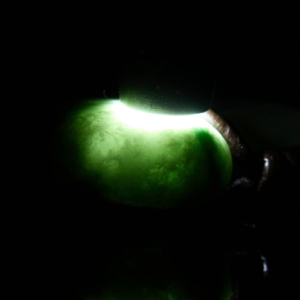 翡翠ペンダント