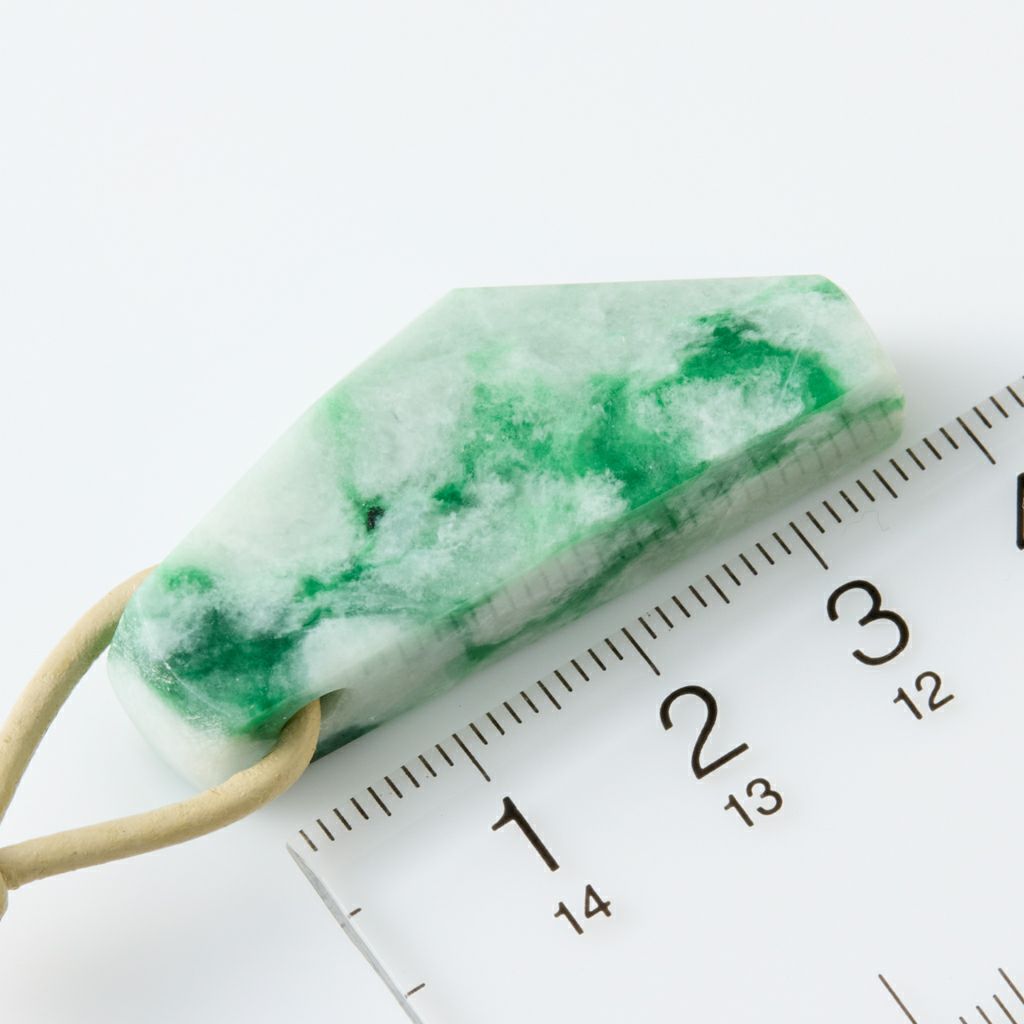 翡翠ペンダント