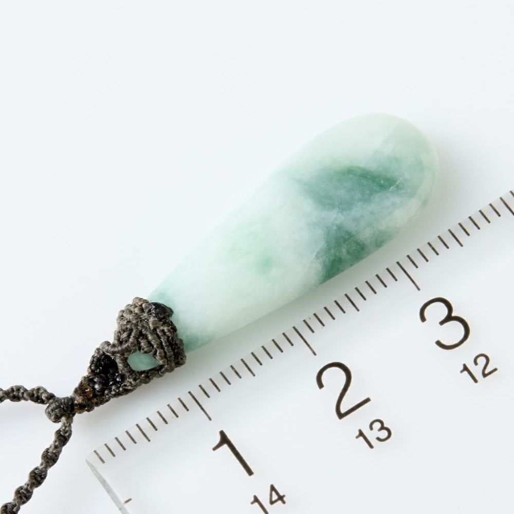 翡翠ペンダント