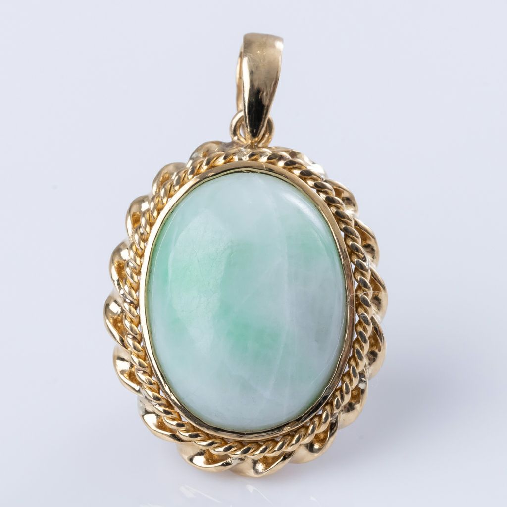 翡翠ペンダント