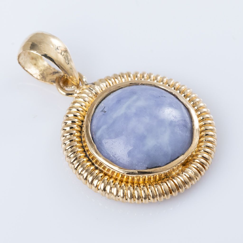 翡翠ペンダント