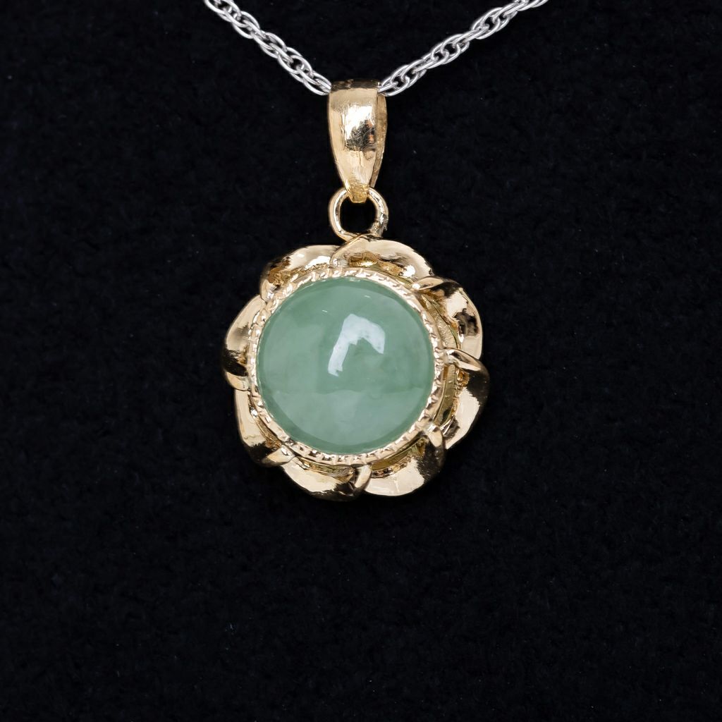 翡翠ペンダント