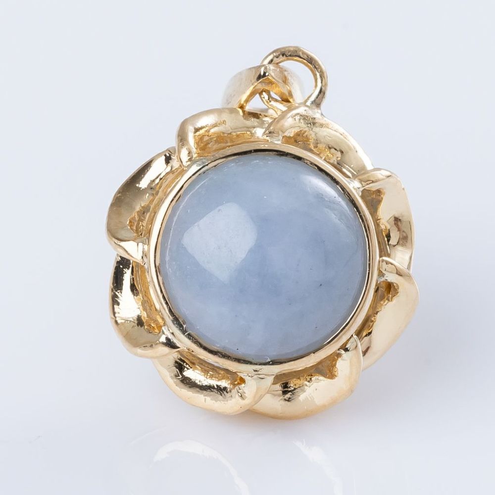 翡翠ペンダント