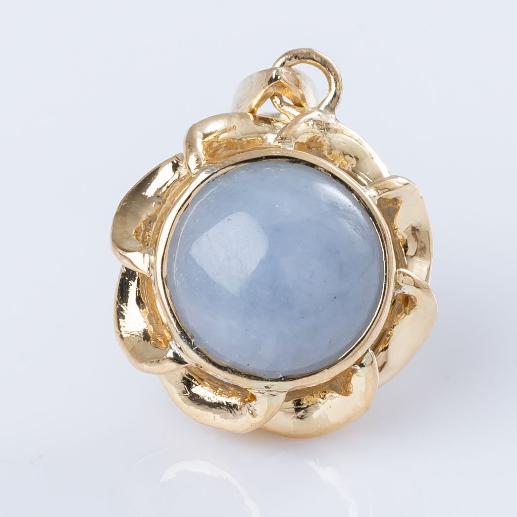 翡翠ペンダント