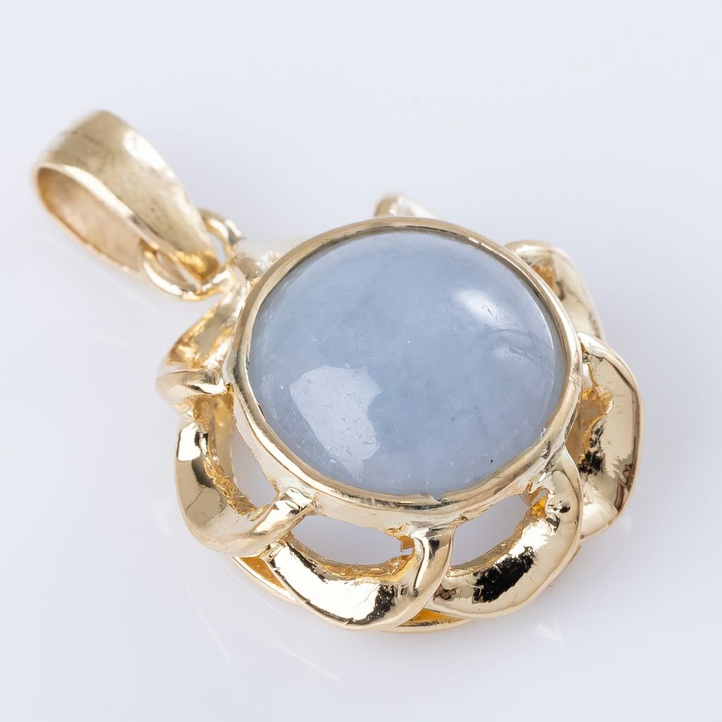 翡翠ペンダント