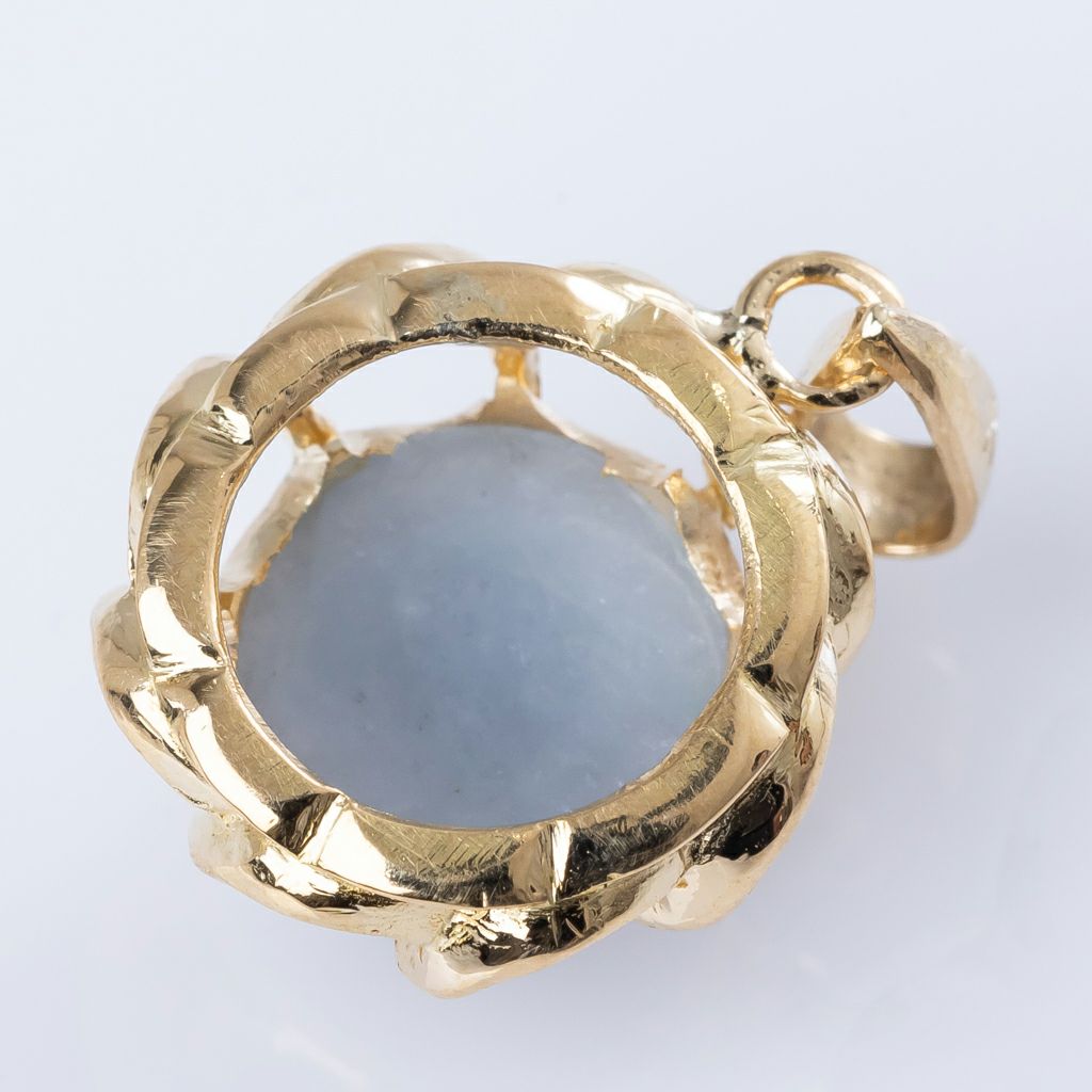 翡翠ペンダント