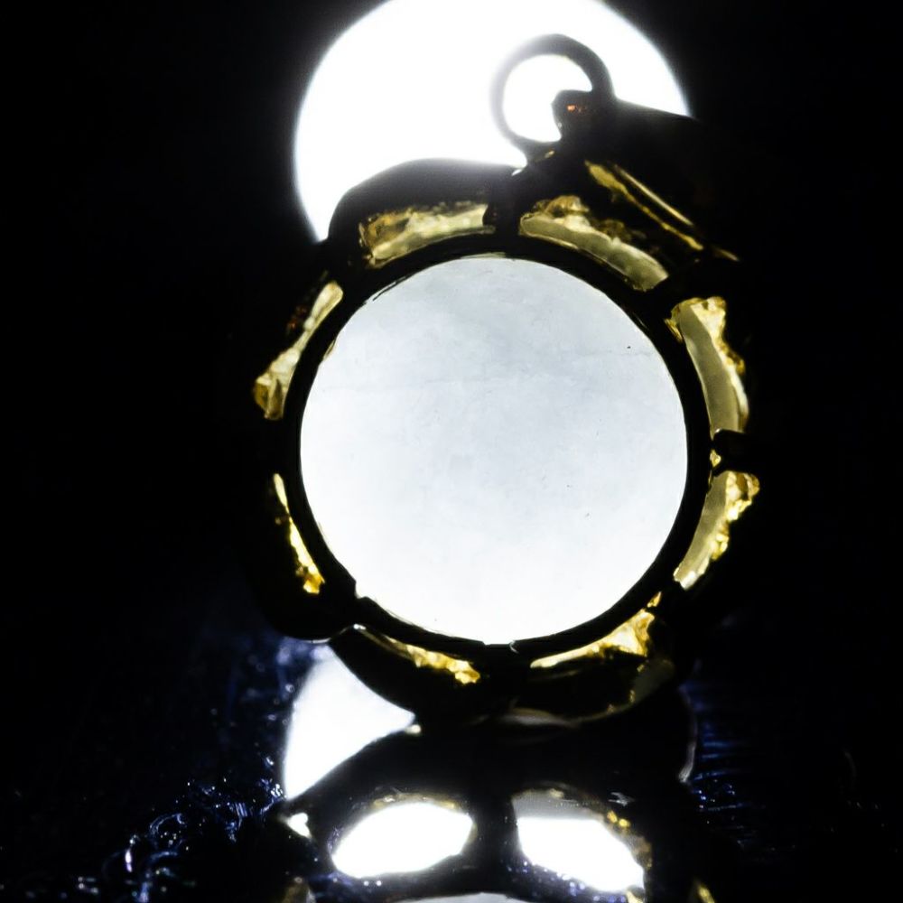 翡翠ペンダント