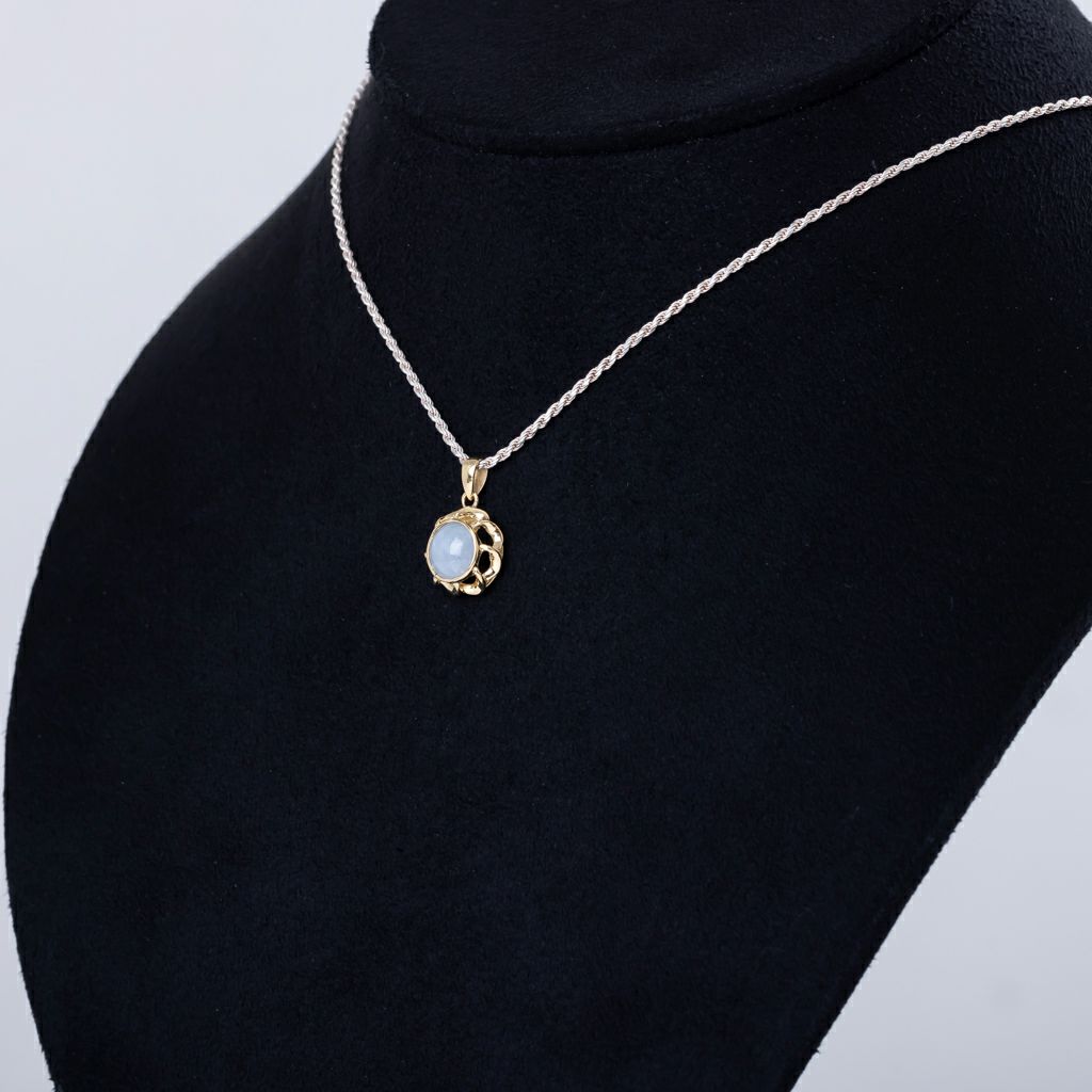 翡翠ペンダント