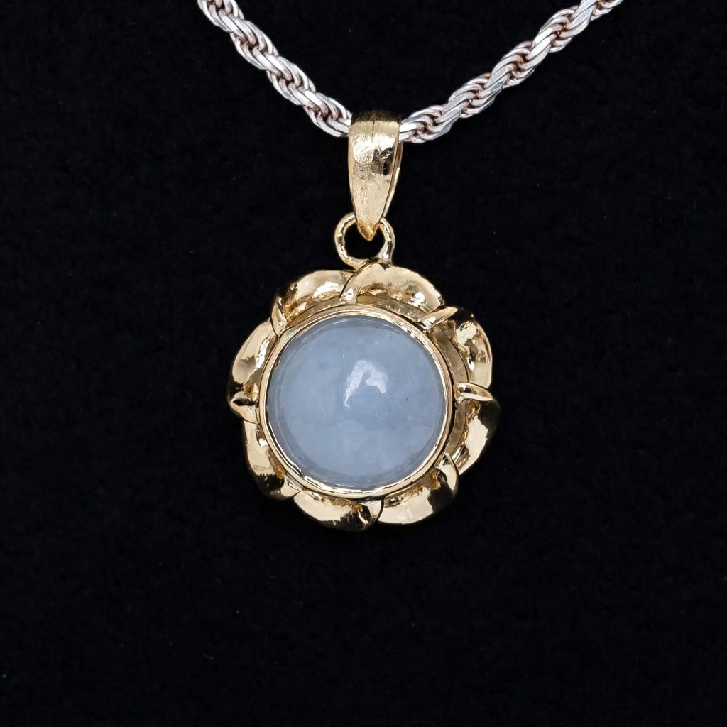 翡翠ペンダント