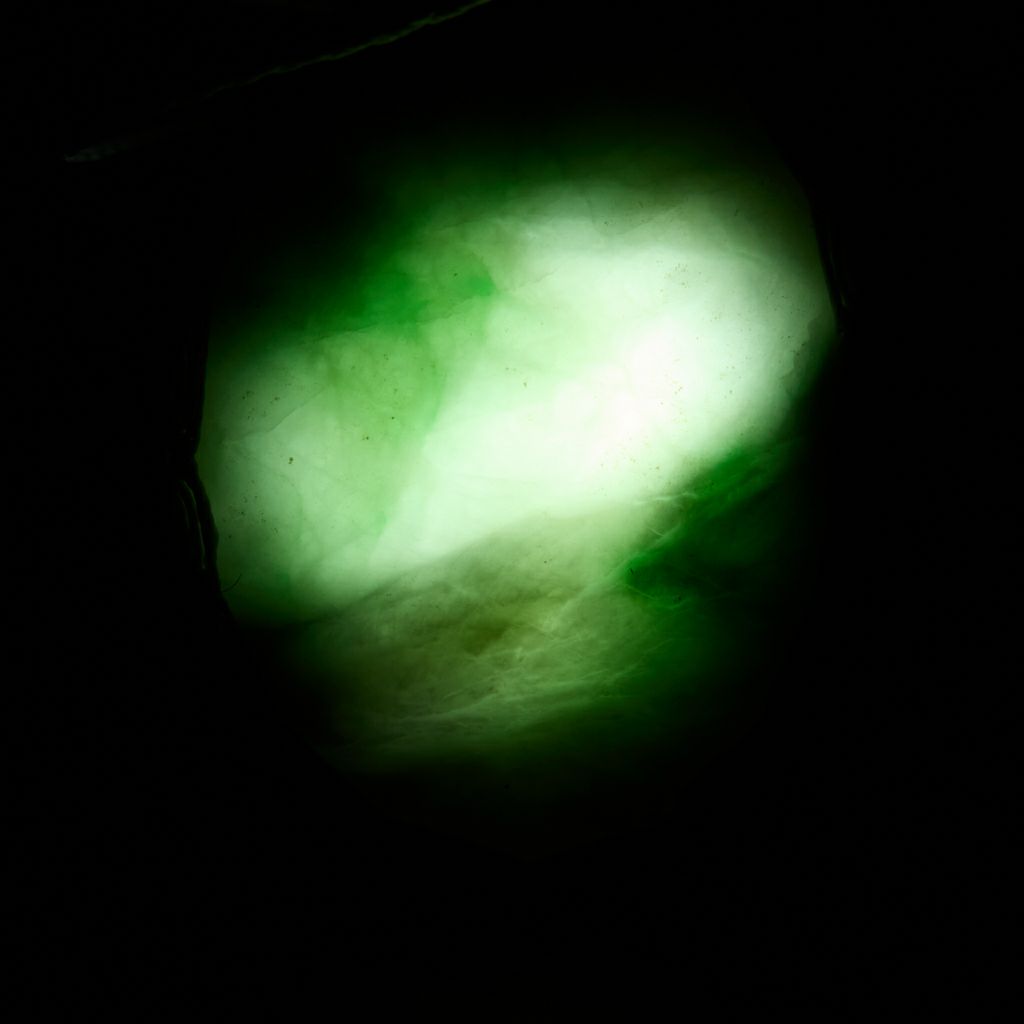 翡翠ペンダント