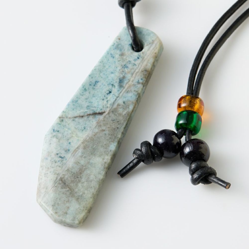 翡翠ペンダント