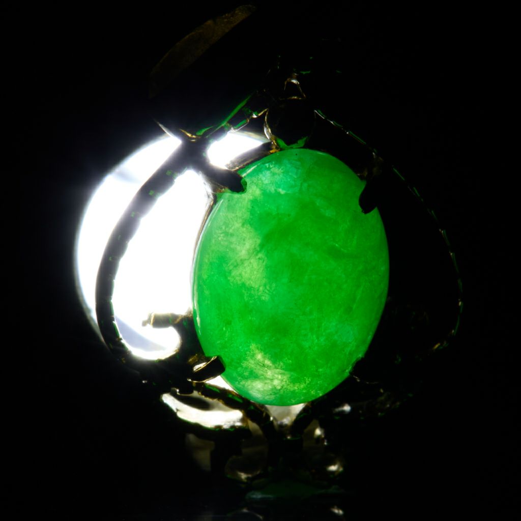 翡翠ペンダント