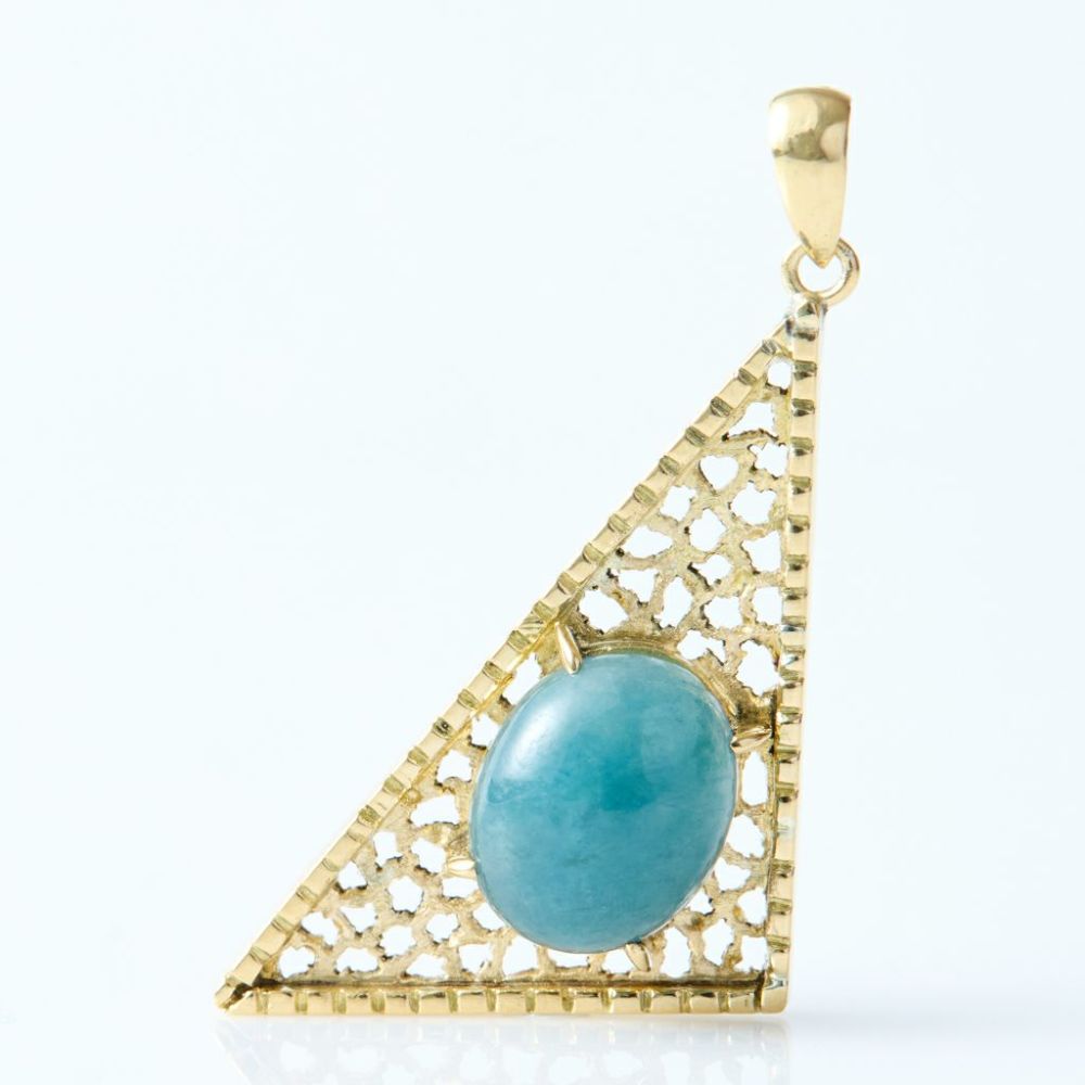 翡翠ペンダント