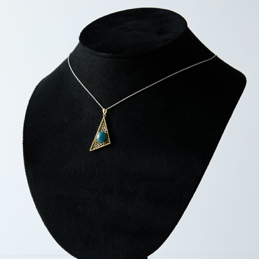 翡翠ペンダント