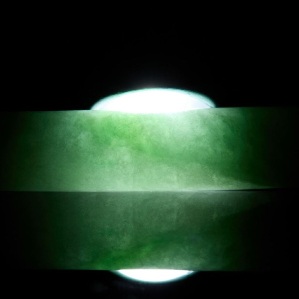 翡翠ペンダント