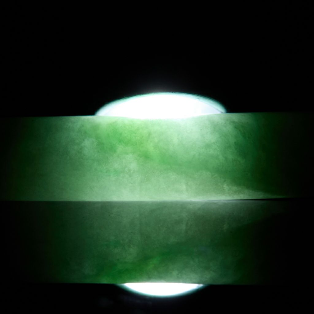 翡翠ペンダント