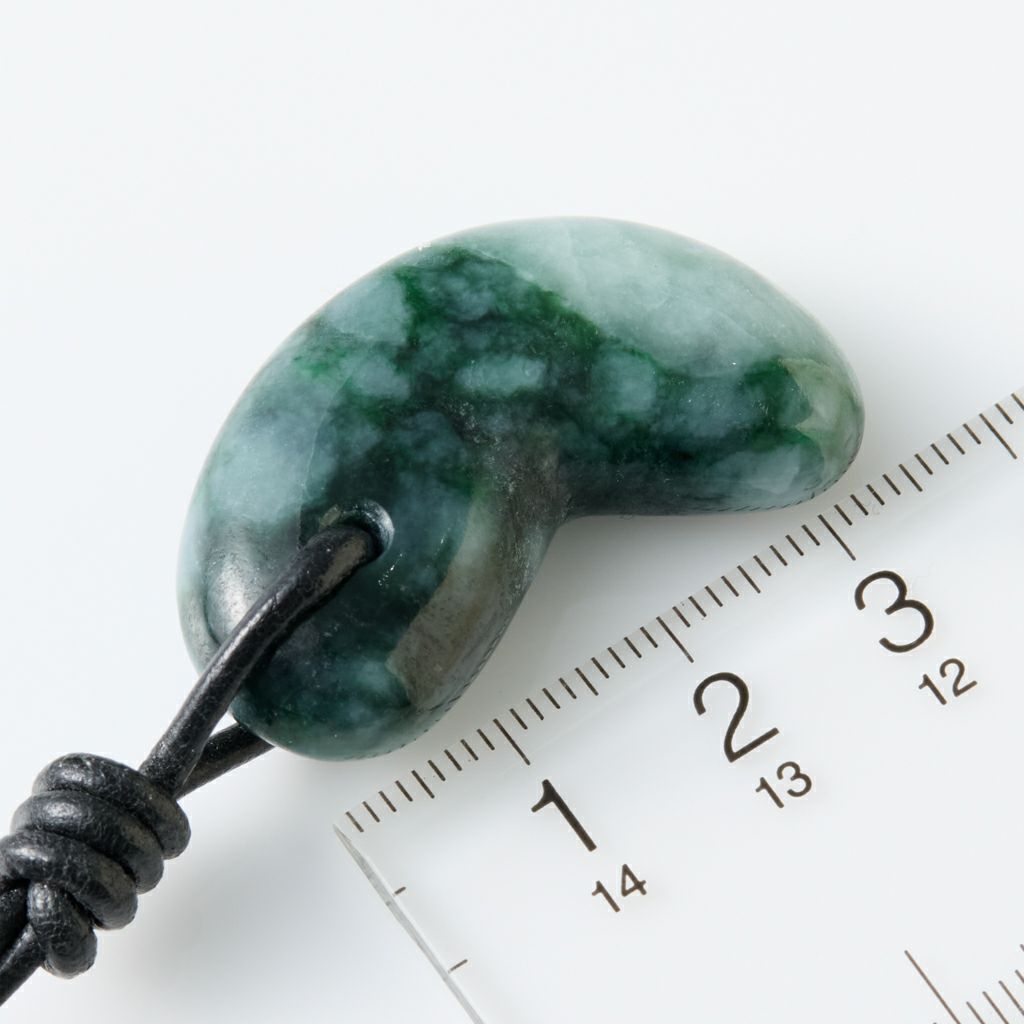 翡翠ペンダント