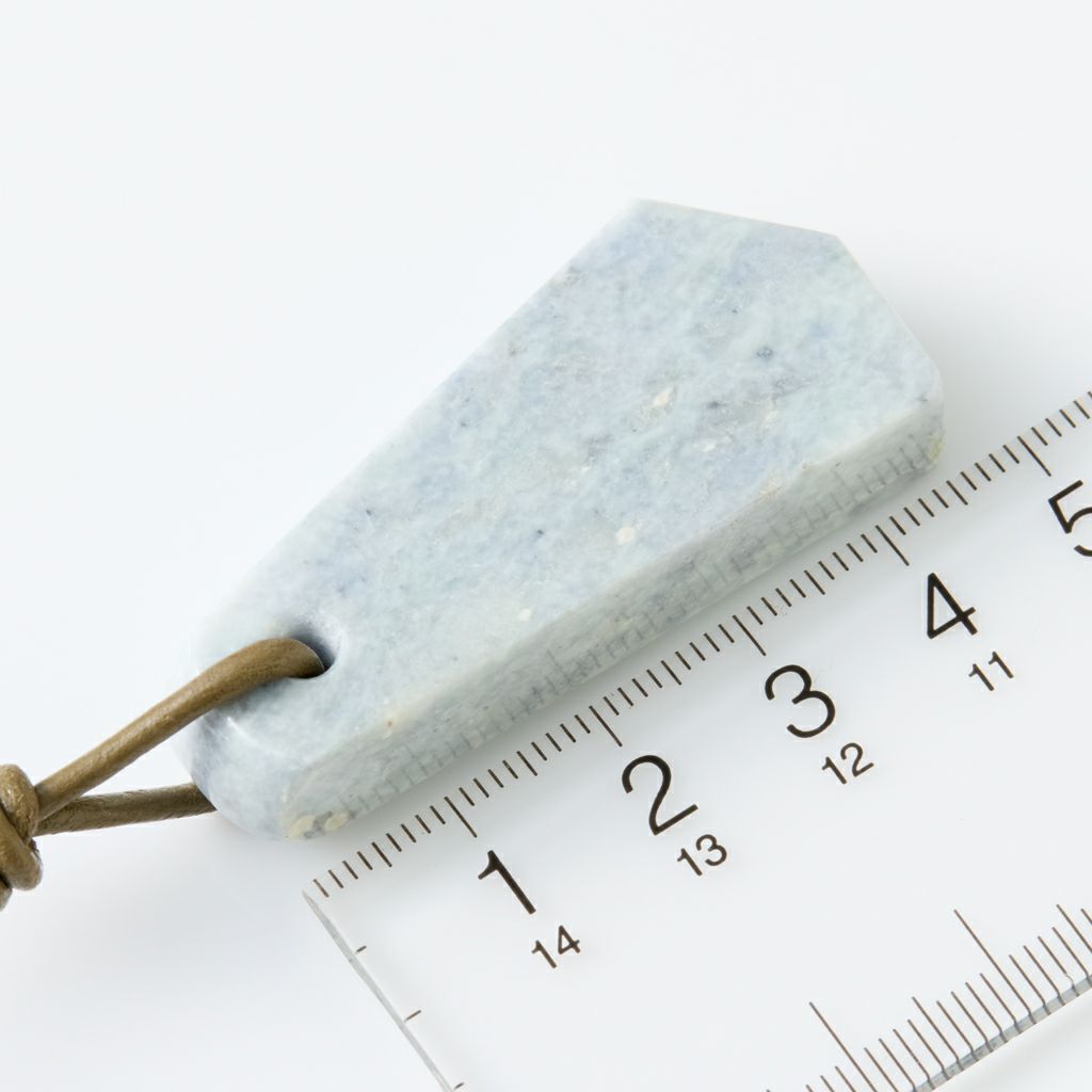 翡翠ペンダント