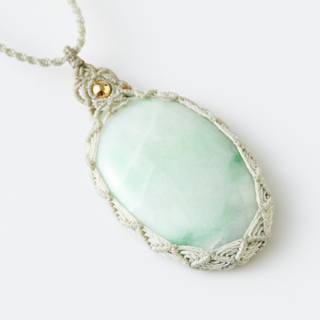 翡翠ペンダント