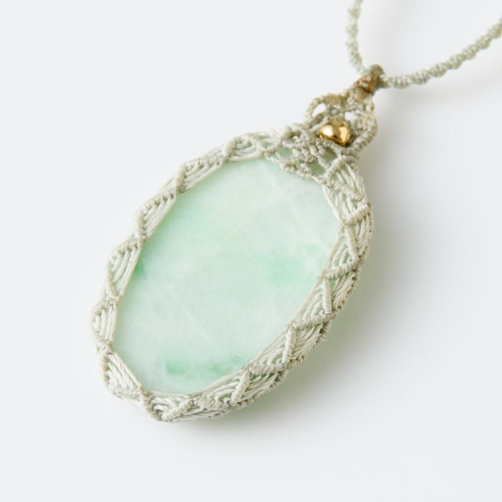 翡翠ペンダント