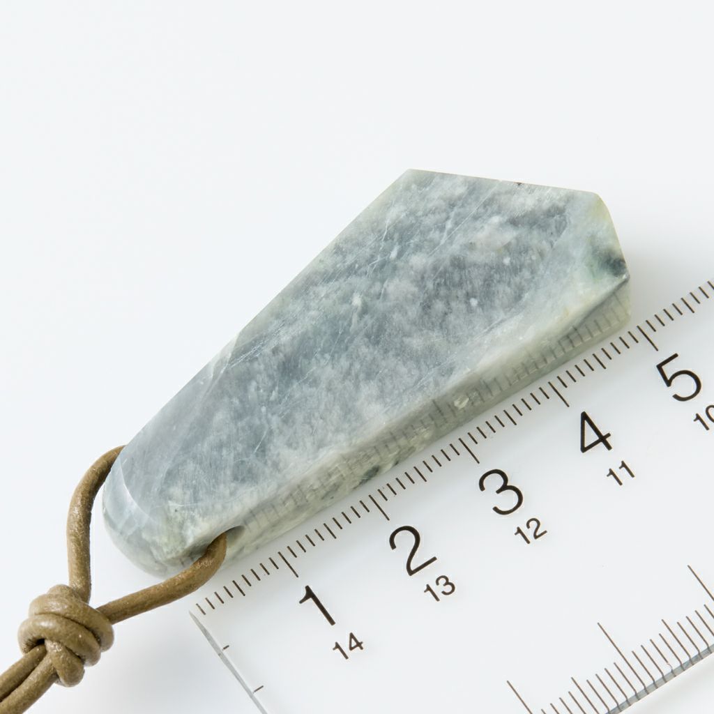 翡翠ペンダント