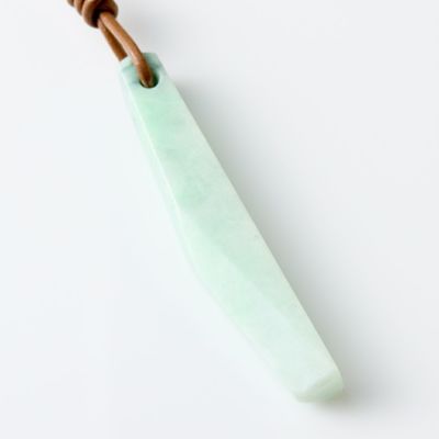 糸魚川！超極上レア！潤艶美麗ロウカン質翡翠勾玉！ 糸魚川翡翠勾玉