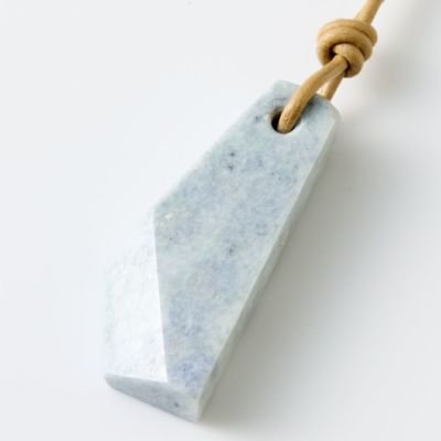 翡翠ペンダント