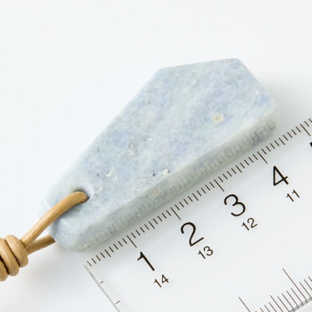 翡翠ペンダント