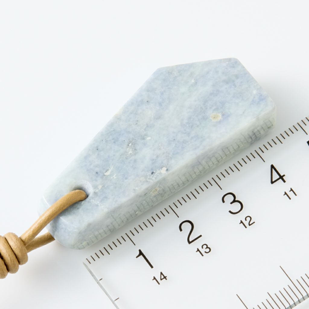 翡翠ペンダント