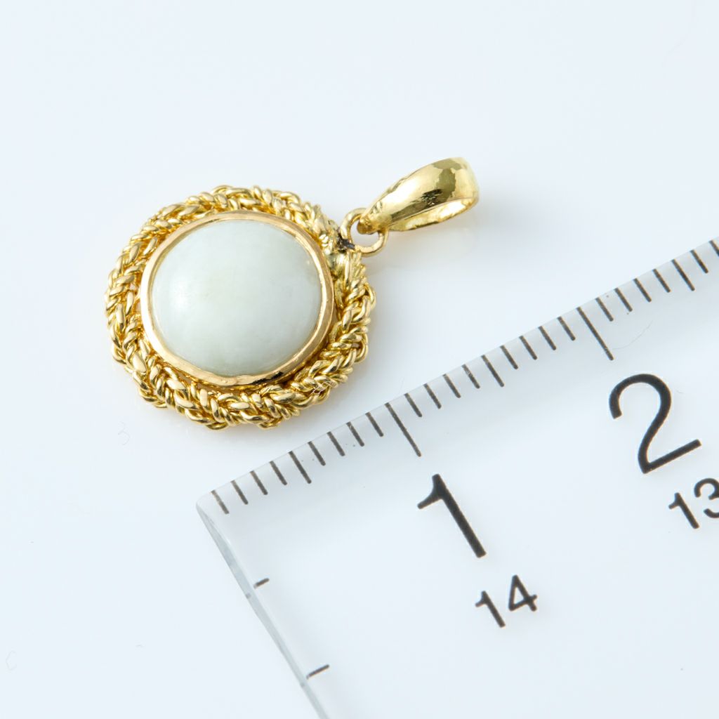 翡翠ペンダント