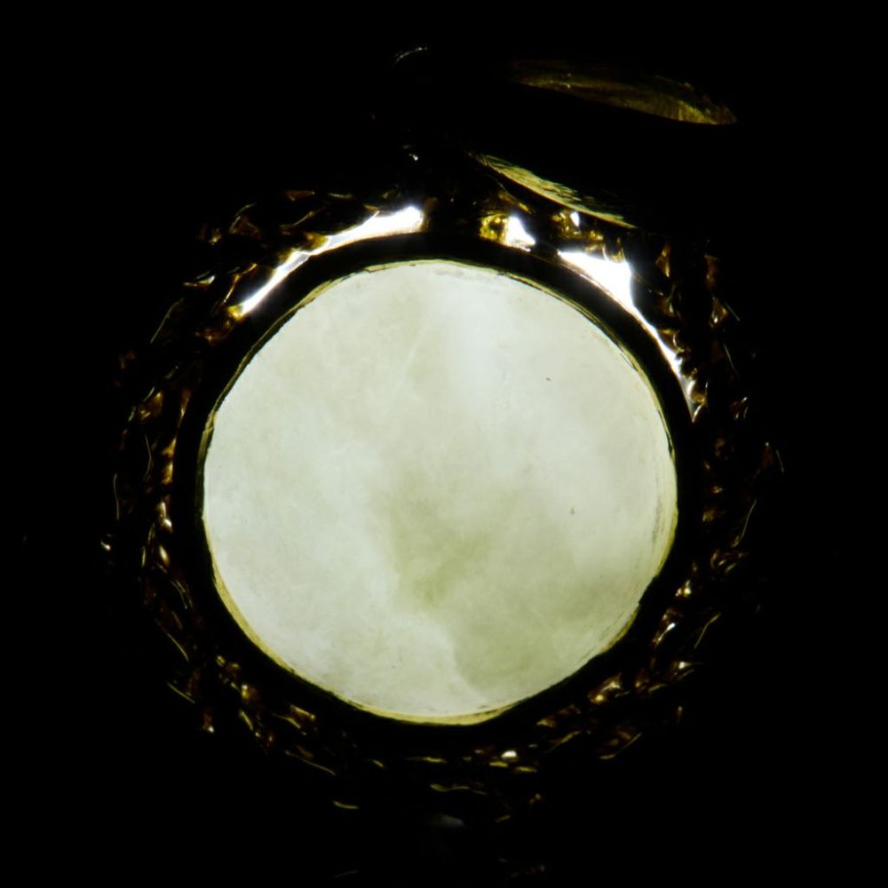 翡翠ペンダント