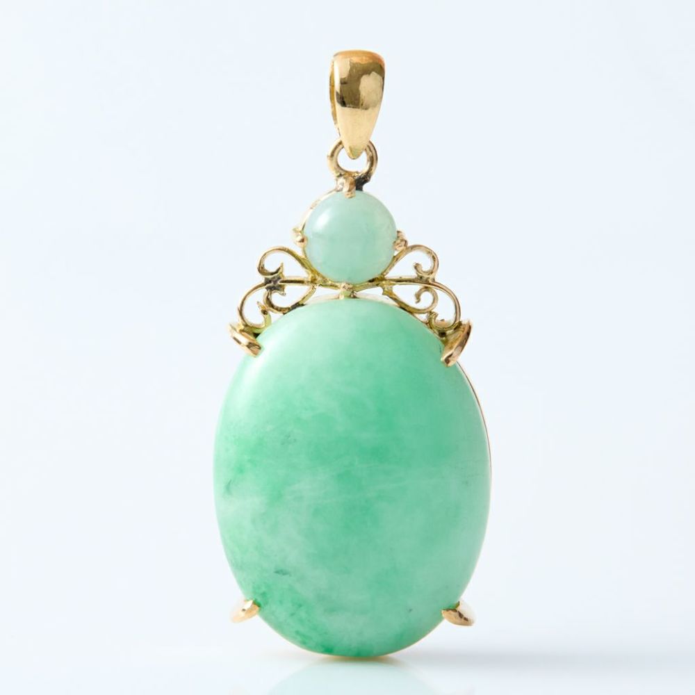 翡翠ペンダント