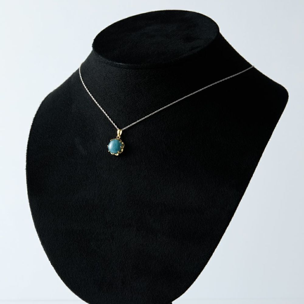 翡翠ペンダント