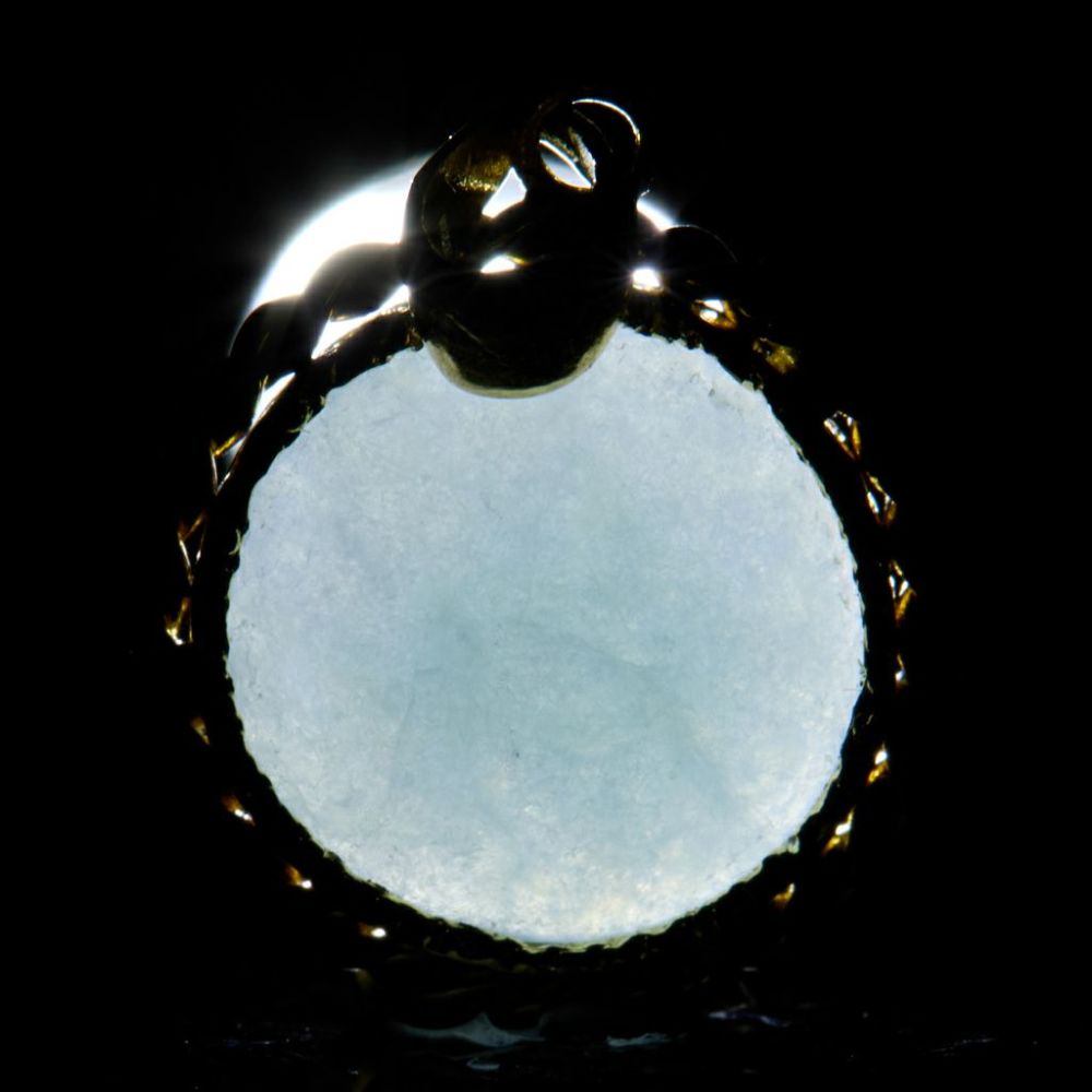 翡翠ペンダント