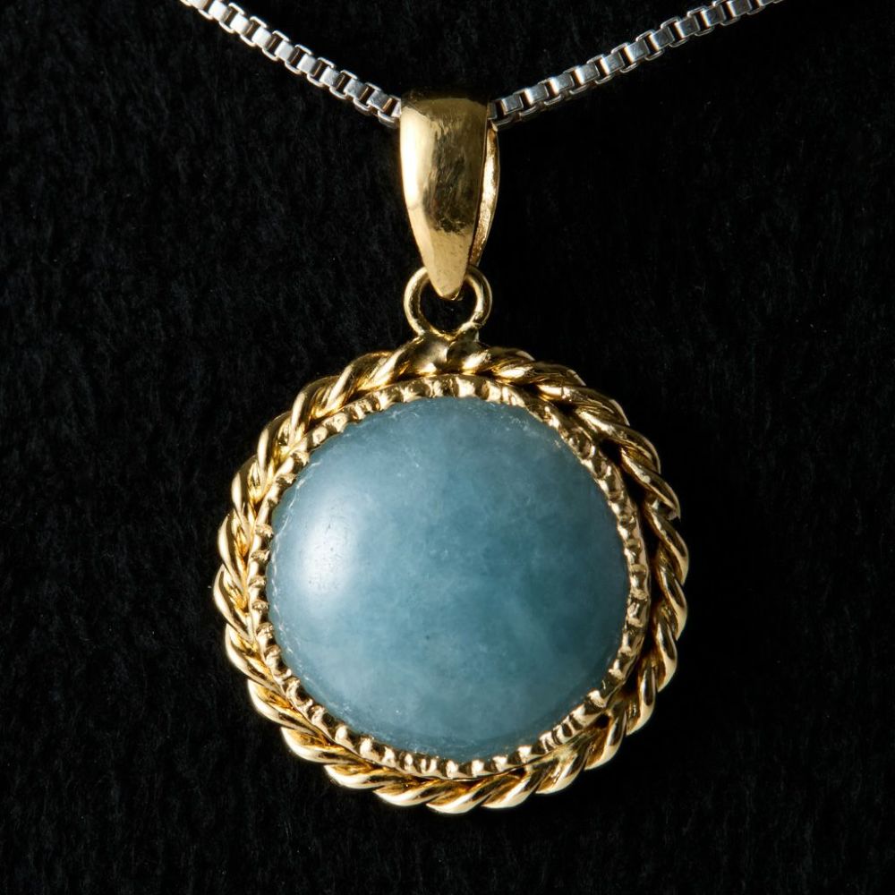 翡翠ペンダント