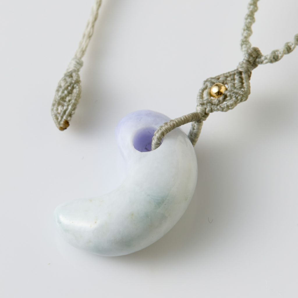 翡翠ペンダント