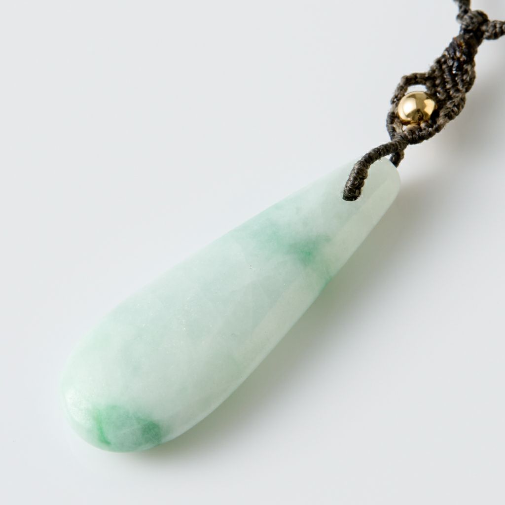 翡翠ペンダント